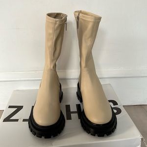 Schutz Kendy boots size 6.5